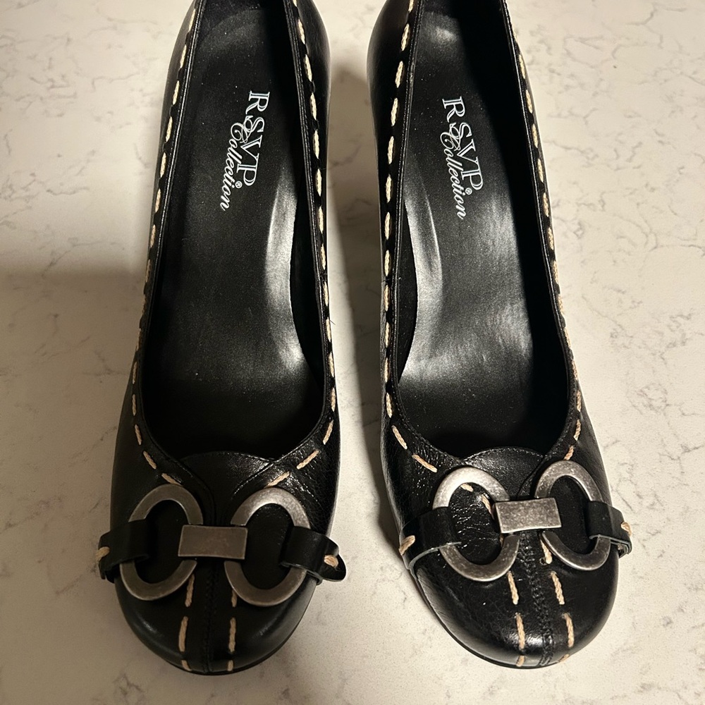 RSVP Collection Contrast Stitch Buckle hardware black leather pumps 8.5 classic - Picture 11 of 13